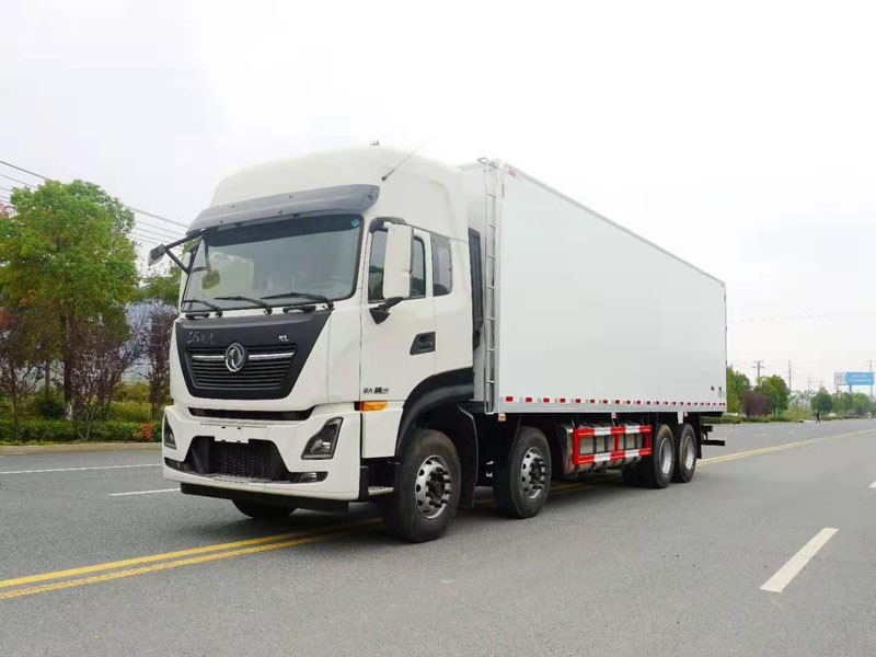 东风9.6米冷藏车