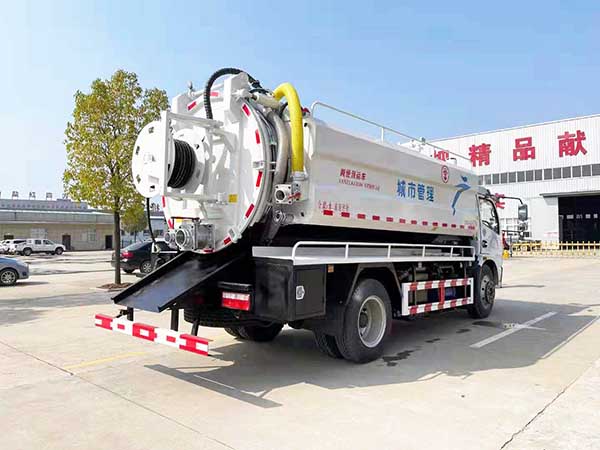 12方下水道疏通车18727976517