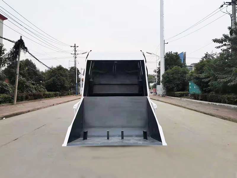 移动压缩垃圾车18727976517